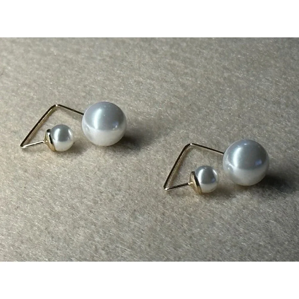 gold tone triangle wire double pearl drop earrings modern minimalist nwt new